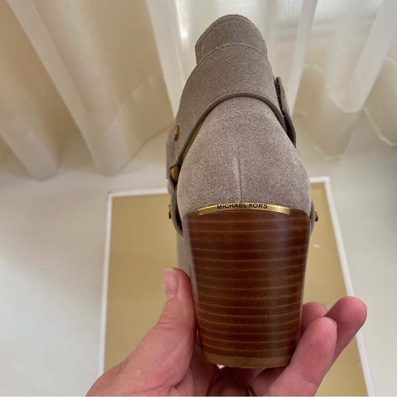 NWB MICHAEL MICHAEL KORS Pamela Suede Ankle Boots - Picture 7 of 9